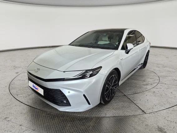 Toyota Camry  LE HEV 2025 