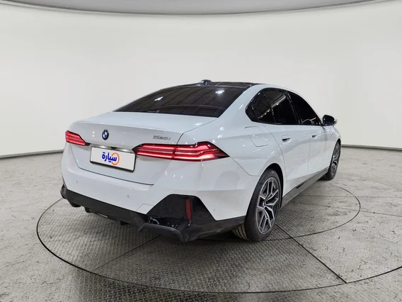 BMW 5 Series 520i 2024 