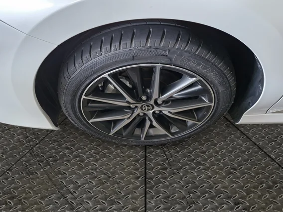 Toyota Camry  GLE HEV  2024 