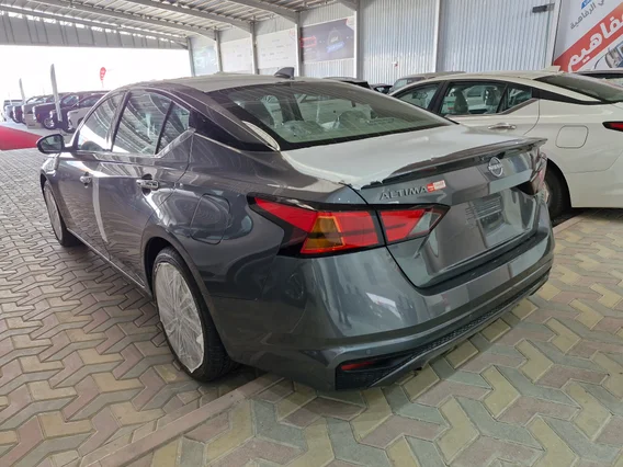 Nissan Altima SV 2026 