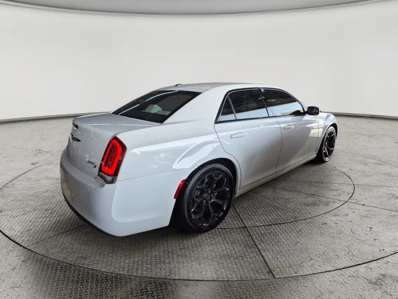 كرايسلر 300 S 2021 