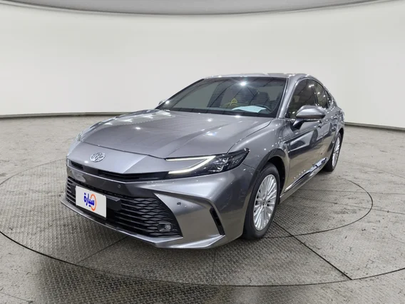 تويوتا كامري LE 2025 