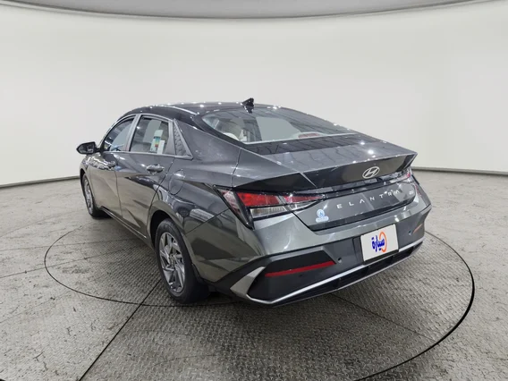 Hyundai Elantra Smart 2025 