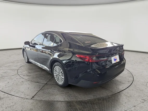 Toyota Camry  LE 2025 