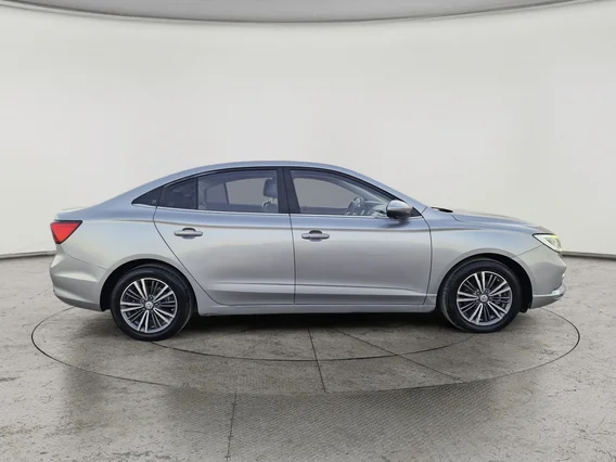 ام جي 5 LUX 2023 