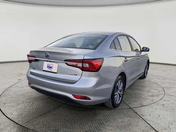 ام جي 5 LUX 2023 