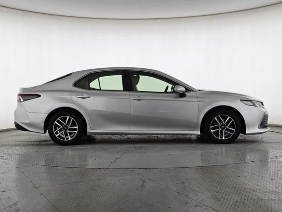 تويوتا كامري LE HEV 2021 