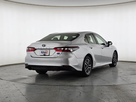 تويوتا كامري LE HEV 2021 