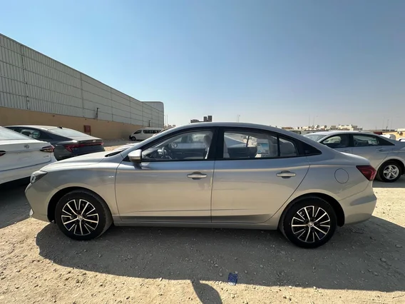 MG 5 STD New Shape 2025 