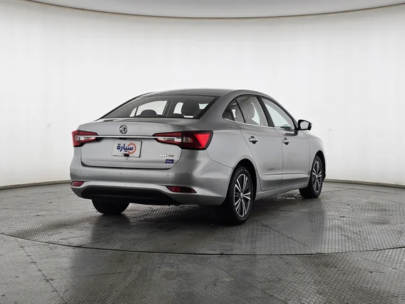 ام جي 5 LUX 2023 