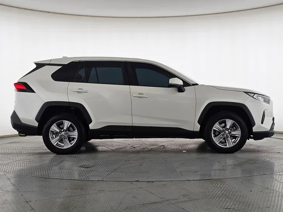 تويوتا راف فور LE 2022 