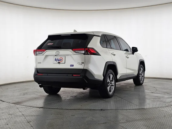 تويوتا راف فور LE 2022 
