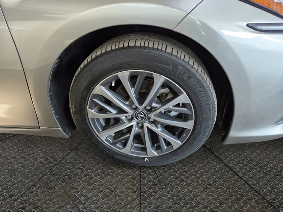 Lexus ES 250 BB 2024 