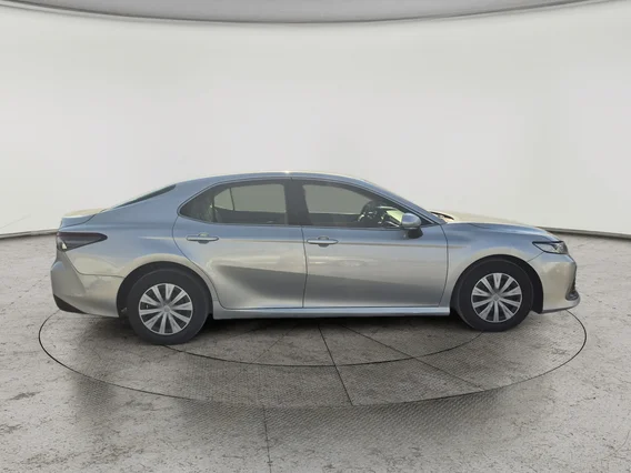 تويوتا كامري LE 2024 