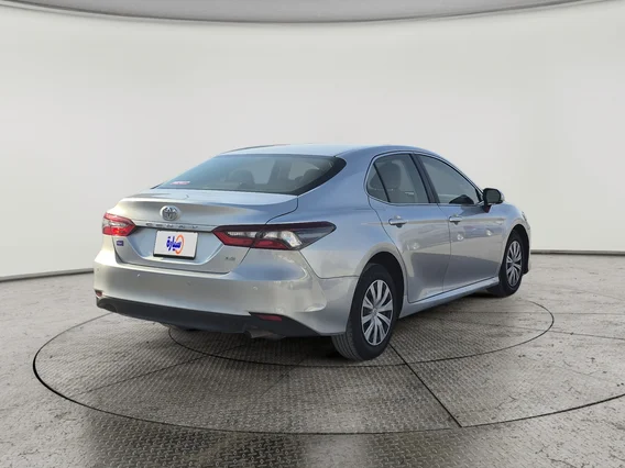 تويوتا كامري LE 2024 