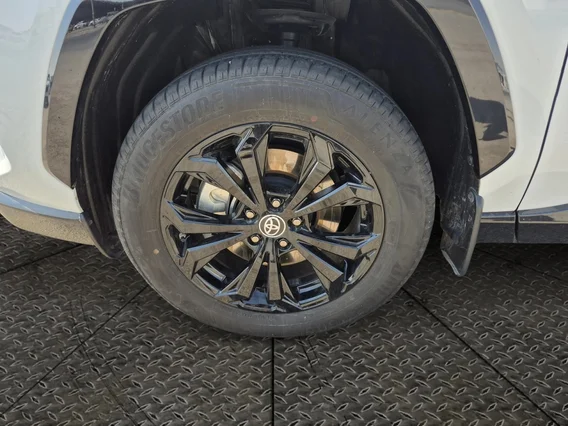 تويوتا راف فور XLE HEV 2024 