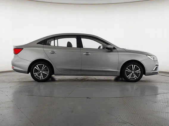 ام جي 5 LUX 2023 