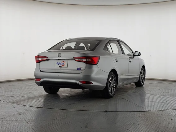 ام جي 5 LUX 2023 