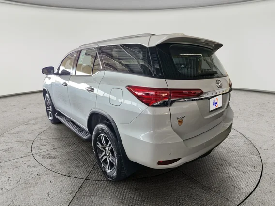 Toyota Fortuner VX 2023 دبل