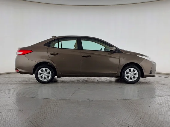 تويوتا يارس Y 2021 