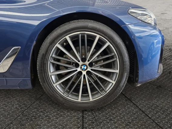 BMW 5 Series 520i 2023 