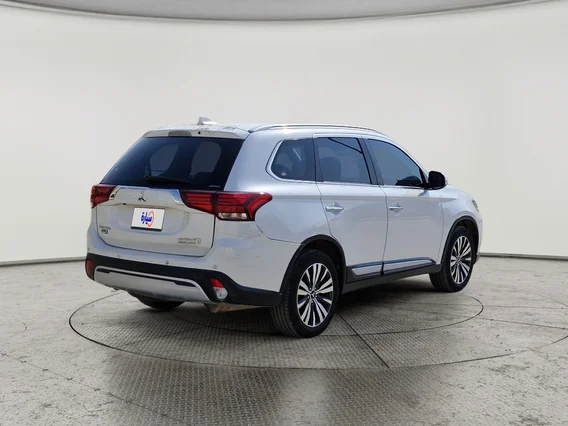 Mitsubishi Outlander GLX 2022 