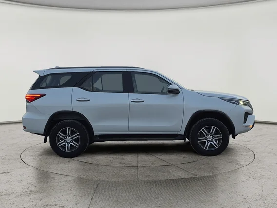Toyota Fortuner VX 2023 دبل