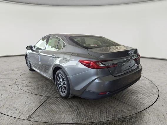 تويوتا كامري E HEV 2025 