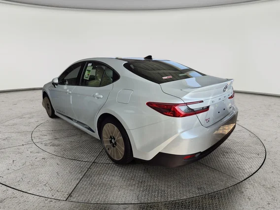 تويوتا كامري LE HEV 2025 