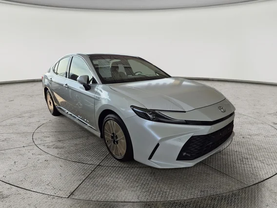 تويوتا كامري LE HEV 2025 