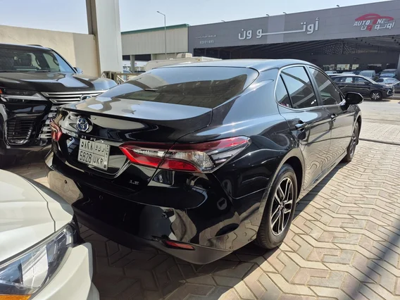 تويوتا كامري LE HEV 2024 