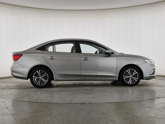 ام جي 5 LUX 2023 