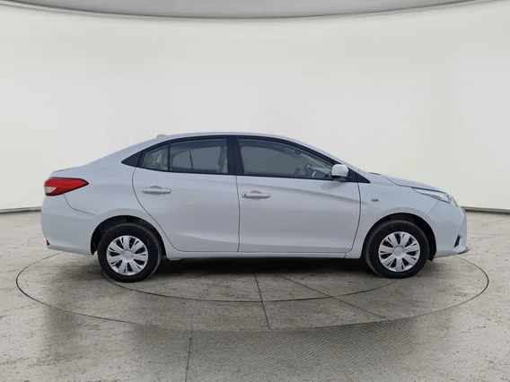 Toyota Yaris  Y 2022 