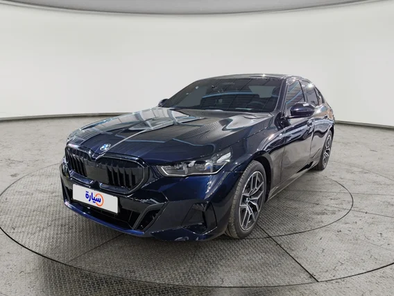 بي ام دبليو الفئة الخامسة 520i 2024 