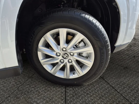 تويوتا اينوفا GL 2025 