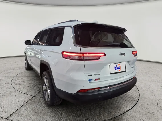 جيب جراند شيروكي ليمتد 2022 