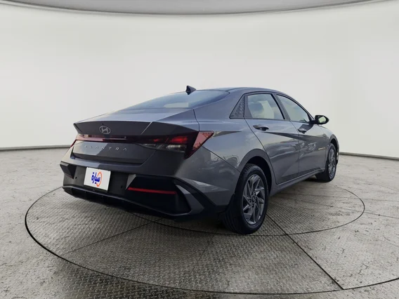 Hyundai Elantra Smart 2024 