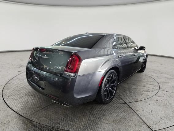 كرايسلر 300 S 2021 