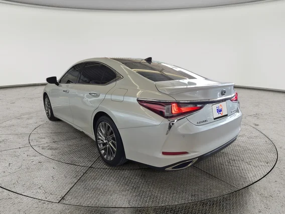 لكزس ES 350 DD Exclusive 2023 