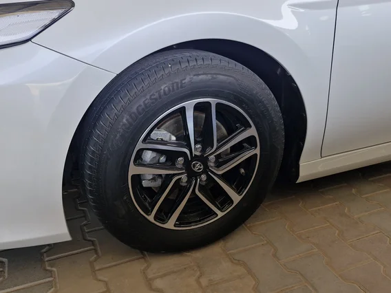 Toyota Camry  LE 2024 