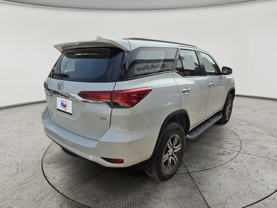 تويوتا فورتشنر VX1 2023 دبل