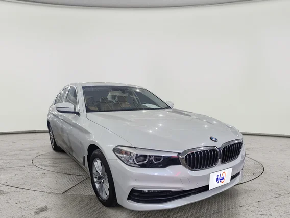 بي ام دبليو الفئة الخامسة 520i 2020 