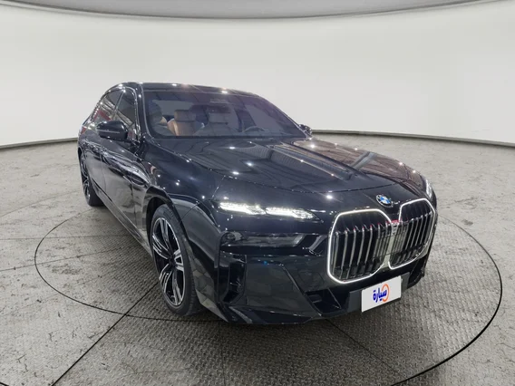 بي ام دبليو الفئة السابعة 740 i 2025 