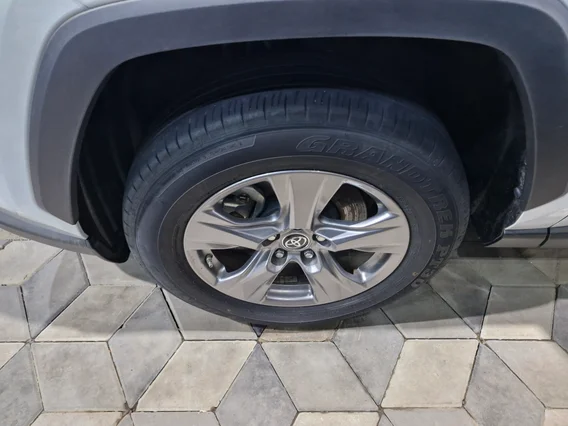 Toyota RAV4 LE HEV 2024 