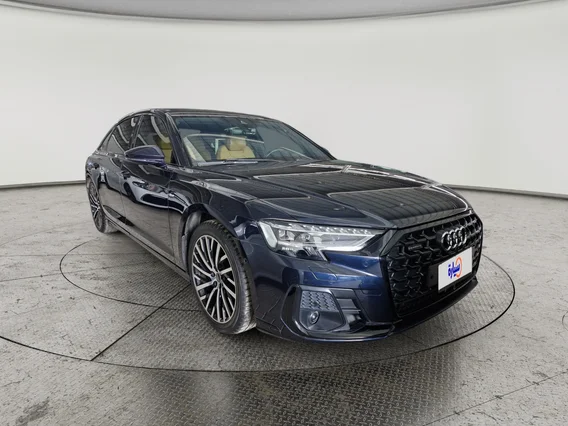 Audi A8  2022 