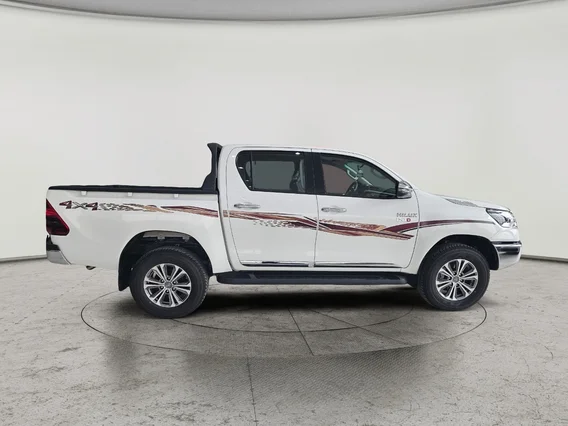 Toyota Hilux SGLX 4X4 AT DSL 2026 دبل