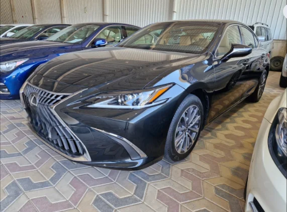 لكزس ES 300 AH Hybrid  2023 