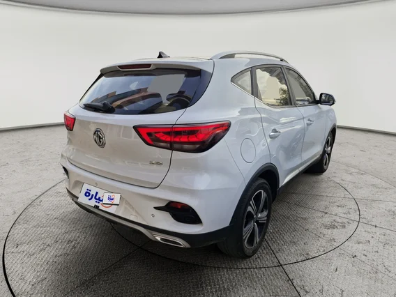 MG ZS LUX 2023 