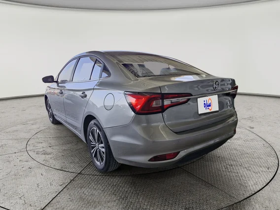 ام جي 5 LUX 2023 