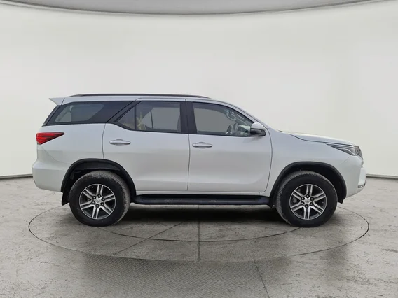Toyota Fortuner VX 2023 دبل